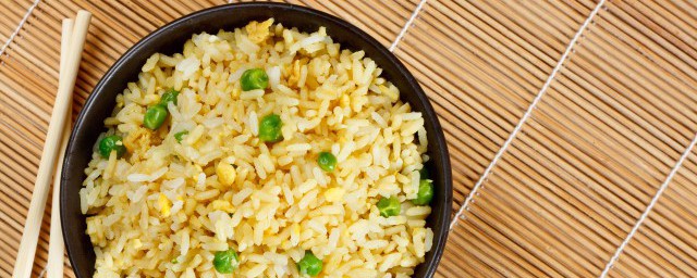 香肠炒饭怎么做(香肠炒饭怎么做?)