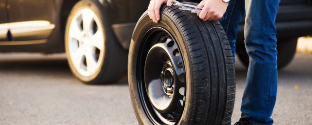 一次可以更换两条轮胎吗(一次换两个轮胎可以吗)