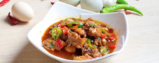 土豆麻辣鸡怎么做(麻辣土豆鸡块的家常做法窍门)