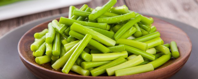 蒜苔黄瓜炒鸡蛋的制作方法(蒜黄蒜苔炒鸡蛋)