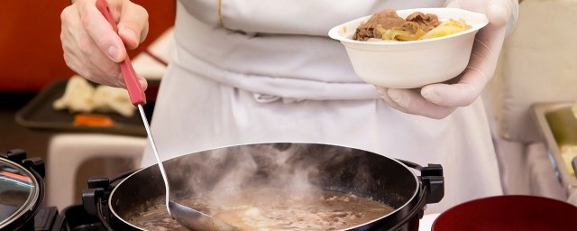 喝胡辣汤有哪些功效(喝胡辣汤吃什么)