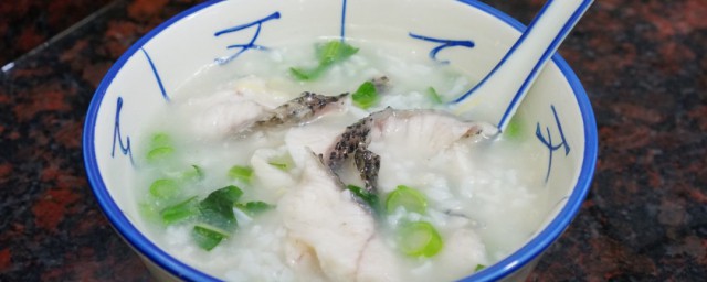 生滚黑鱼养生粥怎么做(养生黑鱼汤的做法大全)