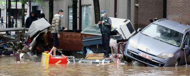 泄洪的原理(泄洪道原理)