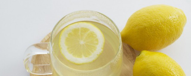 柠檬和菊花可以泡在一起吗(柠檬可以和菊花一起泡吗?)