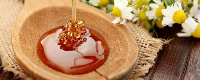 能不能一起吃蜂蜜牛奶(牛奶蜂蜜能一起吃吗)