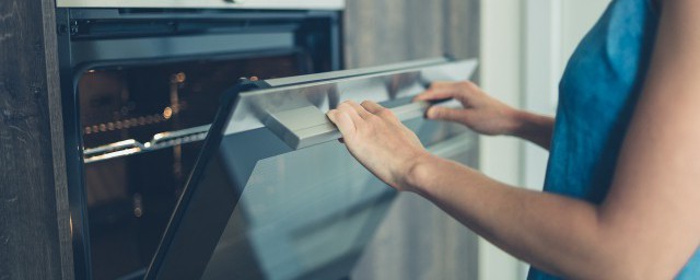 鸡胸肉烤时蔬怎么做(烤鸡胸肉蔬菜)