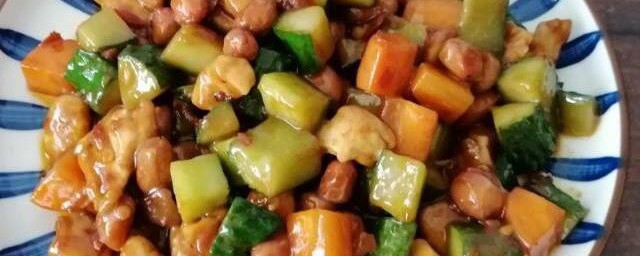 宫保鸡丁如何能炒出红色(宫保鸡丁怎么炒着好吃)