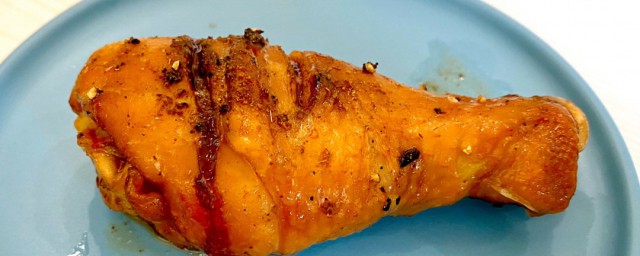 香烤火炬鸡腿做法分享(炭火烤鸡腿)