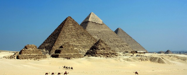金字塔介绍(金字塔介绍400字)