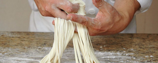 关于拉面蓬灰什么东西可以替代(拉面加的蓬灰有害吗)