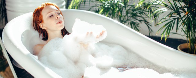 每天洗澡的好处与坏处(经常洗澡的好处与坏处)