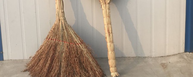 扫帚的配套工具介绍(扫帚对应的工具)