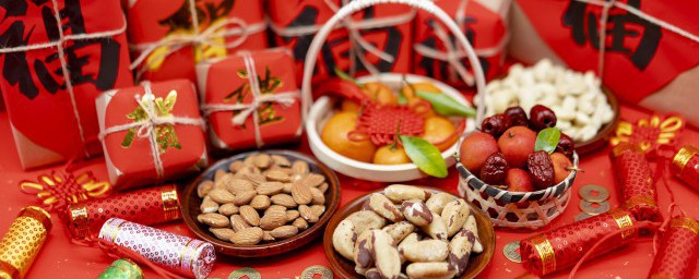 关于年的习俗有哪些(年的传统风俗)