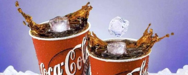 冻可乐刚拿出来瓶子上为何会冒白烟(为什么冻可乐会喷出来)