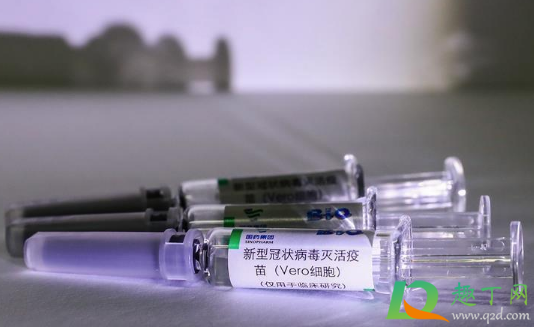 新冠疫苗两针一起打好还是分开(新冠疫苗为什么要两针分开打)