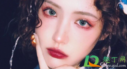 隐形眼镜睡觉忘记摘了怎么办(睡觉忘记摘掉隐形眼镜)