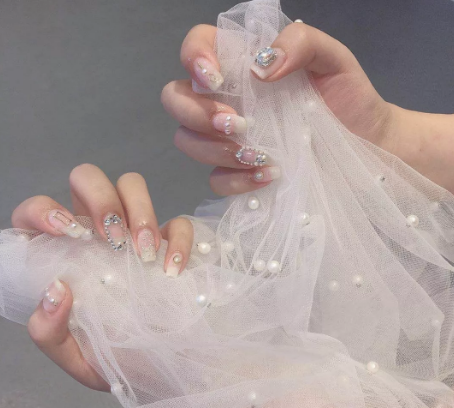 2021春节美甲图片大全红色显白(春节美甲图片大全2020红色)