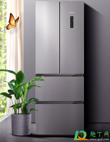 三层冰箱中间一层是放什么的(三层冰箱中间)