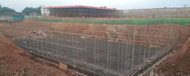 二层楼的地基标准是什么？挖多深才能更稳定？(两层楼地基深度)