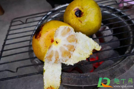 烤橘子是连皮一起吃吗(烤橘子不能和什么一起吃)