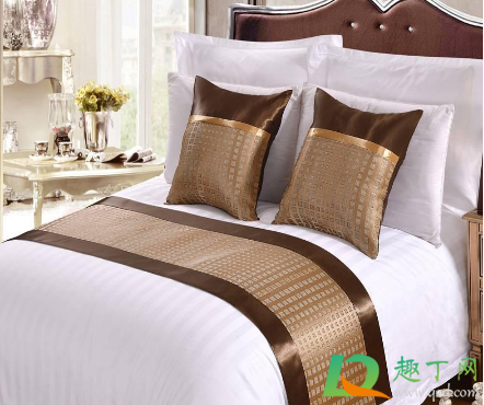 酒店床尾巾是不是夫妻办事用的(酒店客房床尾巾作用) 酒店床尾巾是不是夫妻办事用的(酒店客房床尾巾作用)