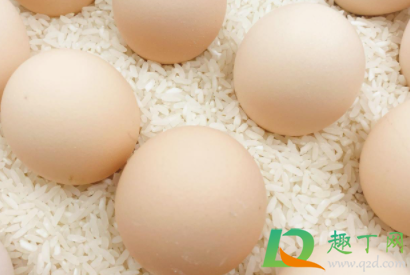 生鸡蛋用什么东西装才不烂(生鸡蛋怎么装不会碎)