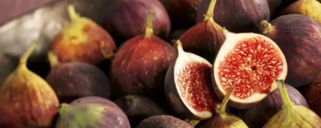 新鲜无花果炖雪梨清润香甜(无花果干炖雪梨的功效)