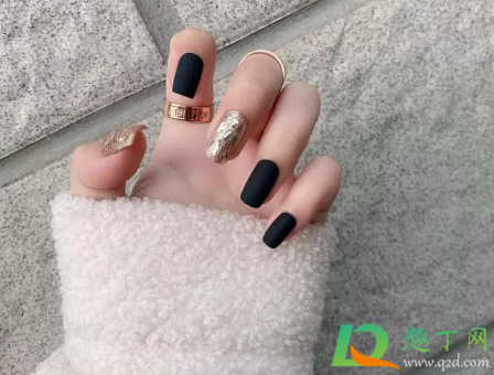 贴甲片正常多久掉(贴甲片最多能保持多久)