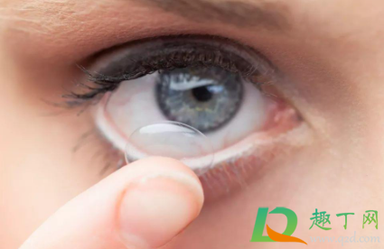 隐形眼镜睡觉忘记摘了怎么办(睡觉忘记摘掉隐形眼镜)