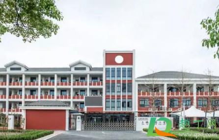上海中小学暂停所有线下教学是真的吗(上海中小学停课吗)