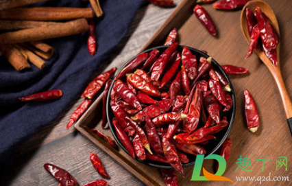 为什么做的辣椒酱里面很多水(做辣椒酱为什么不能有水)