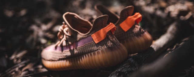 这些裤子配椰子350最潮(椰子350搭配什么裤子)