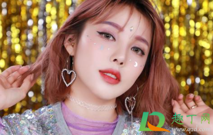 隐形眼镜睡觉忘记摘了怎么办(睡觉忘记摘掉隐形眼镜)