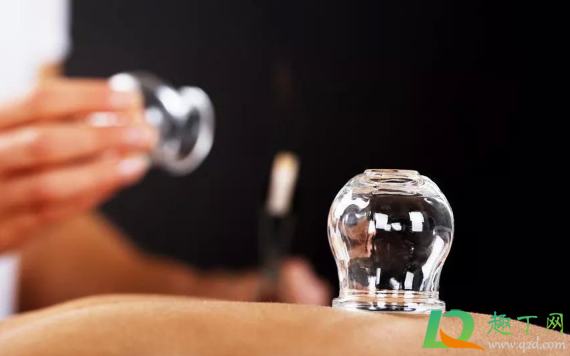 打新冠疫苗可以拔罐吗(打新冠疫苗能去拔罐吗)