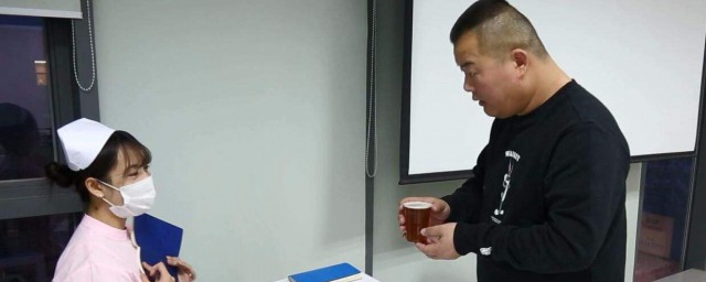 关于护士的面试自我介绍1分钟范文(有经验护士面试自我介绍简短)