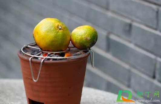 烤橘子要不要放盐(橘子放盐一起吃有害吗) 烤橘子要不要放盐(橘子放盐一起吃有害吗)