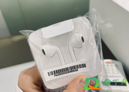 苹果耳机免费换新必须去店里么(在苹果店买了耳机可以换吗)