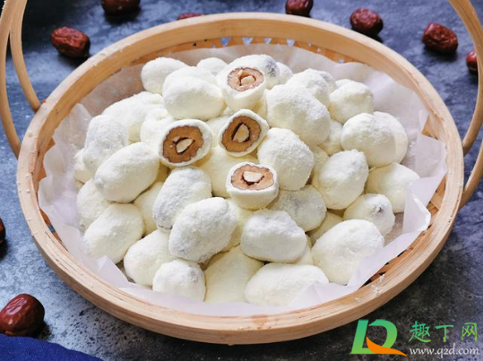 奶枣里面的杏仁什么口味(奶枣杏仁口感)