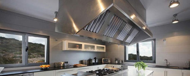 厨房安排风扇什么样的好(厨房用哪种风扇)