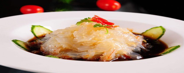 快速减掉海蜇的咸味的具体做法(海蜇头太咸怎么能去除咸味)