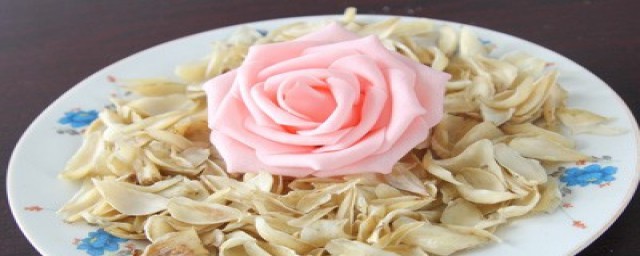 什么食疗方能缓解喉咙痛(喉咙疼有什么食疗方法)