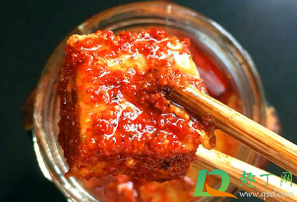 做霉豆腐怎么会有红色的(做霉豆腐时豆腐发红了)