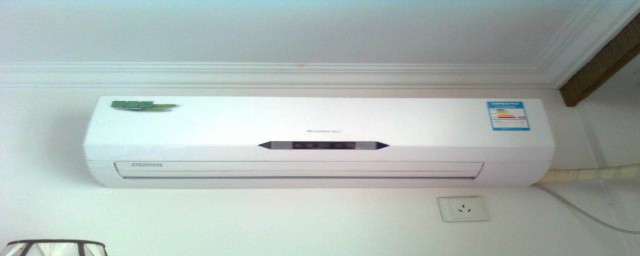 空调制热没反应一会就自动关的原因(空调制热一会就自动关机是什么原因)