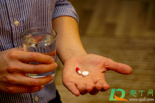 打新冠疫苗可以吃安眠药吗(打新冠疫苗可不可以吃安眠药)