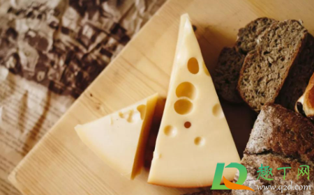 怎么看奶酪是否变质(判断奶酪是否变质)