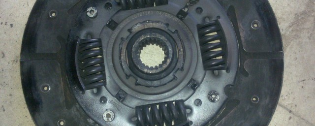 离合器分离不彻底故障排除方法(离合器分离不彻底故障分析)