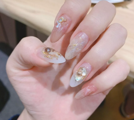 2021春节美甲图片大全红色显白(春节美甲图片大全2020红色)