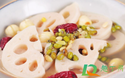 莲藕汤放绿豆有什么作用(煲莲藕汤放绿豆好吗)