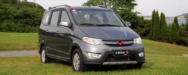 新手开车上路注意事项有哪些？(新手刚上路开车注意什么)