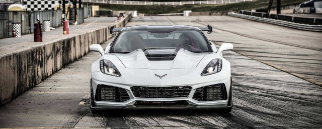 这款跑车的入门型号是多少(跑车尺寸参数大全)